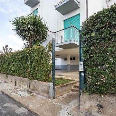 イーゾラ・デッレ・フェンミネ La Casa Di Simoneヴィラ エクステリア 写真